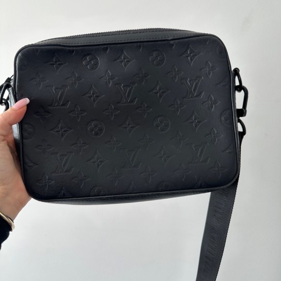 Unisex Louis Vuitton Duo Messenger All black - Picture 5 of 11